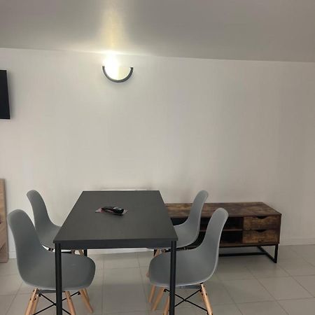 Chaudari Guest House Palaiseau Kültér fotó
