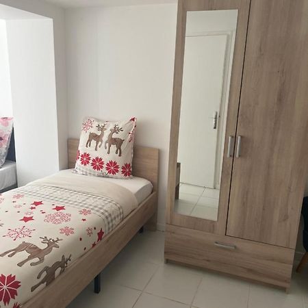 Chaudari Guest House Palaiseau Kültér fotó