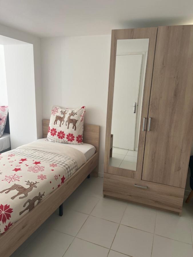 Chaudari Guest House Palaiseau Kültér fotó